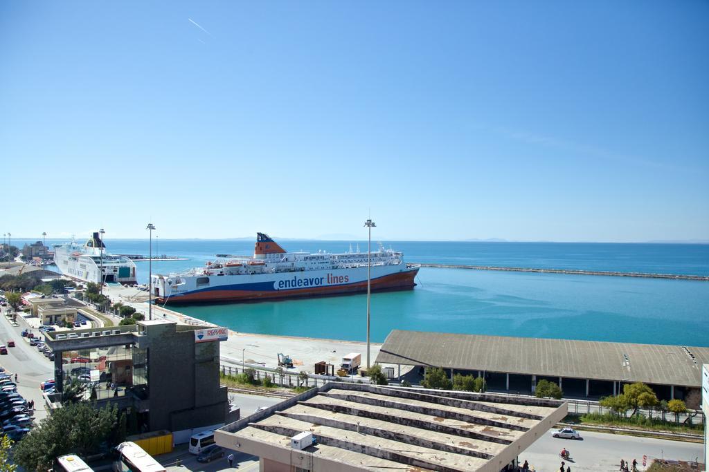 Adonis City Hotel Patras Quarto foto