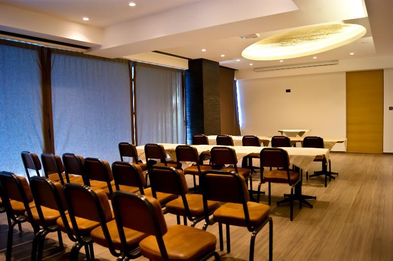 Adonis City Hotel Patras Exterior foto